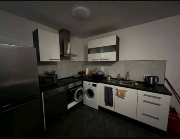 4 rooms · 102m²